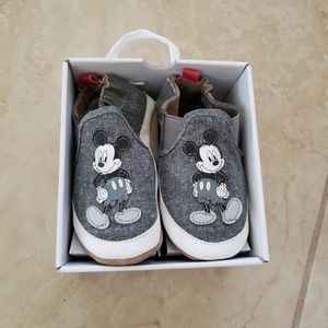 Robeez Disney Mickey Mouse soft shoes 18-24 months